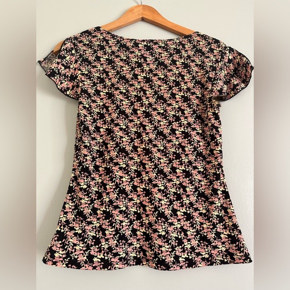 BCBG Max Azria short sleeve top with slit in sleeve. Vintage - Picture 4 of 4